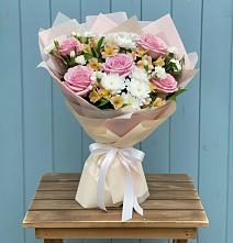 Букет цветов из:  Гвоздики, Орхидеи и Розы #REPLACE_PRED# Теплоозерске