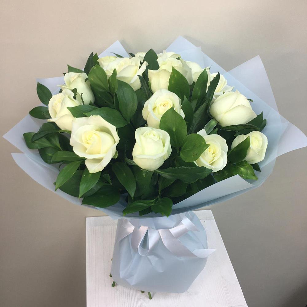 Букет 15 Белых роз Проуд в Теплоозерске