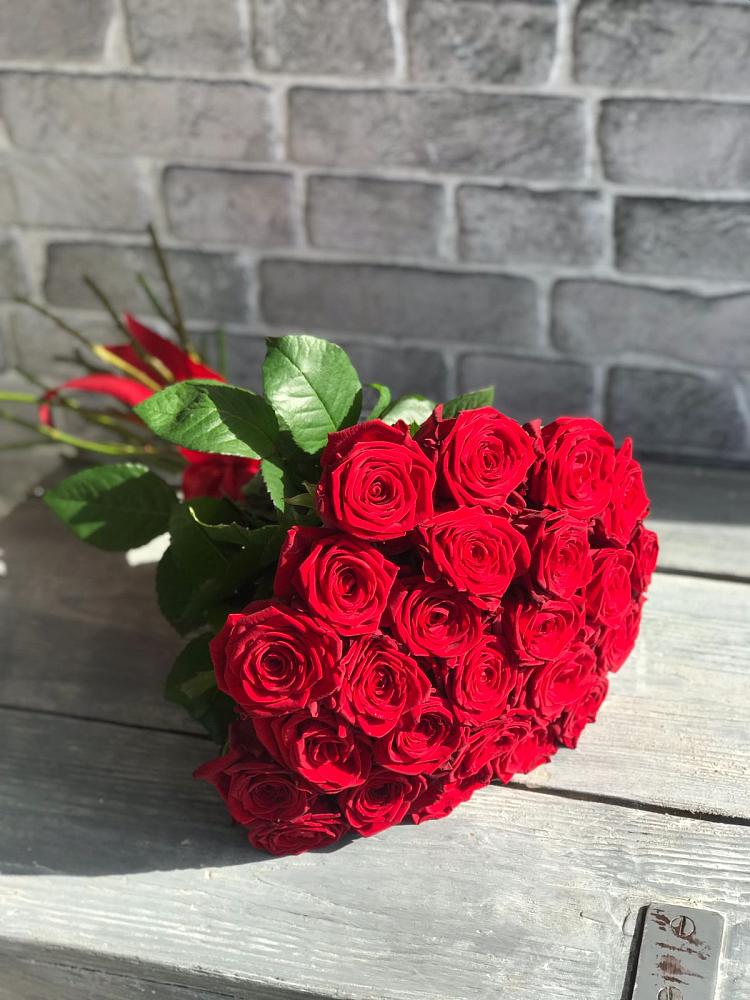 Букет Красные розы Фридом в Теплоозерске