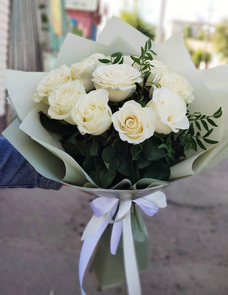 Букет Белые розы Проуд в Теплоозерске
