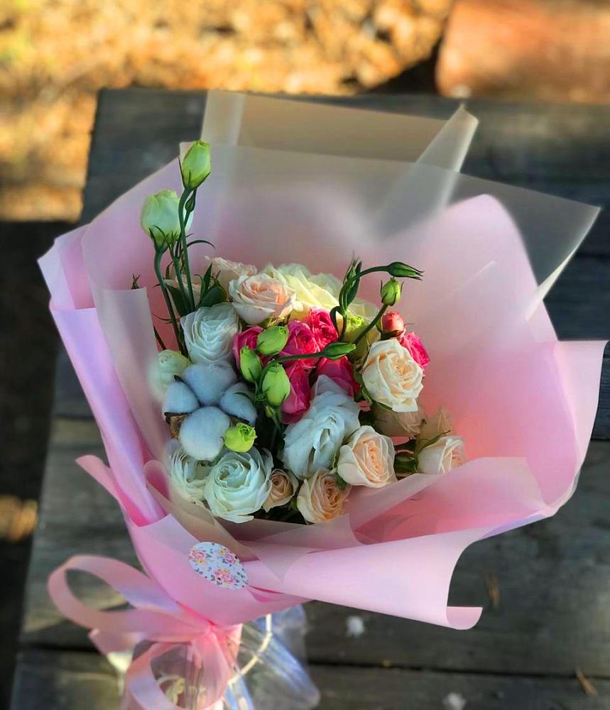 Букет цветов из: Розы и Лизиантусы в Теплоозерске