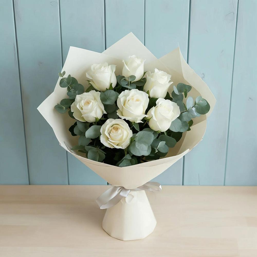 Букет Белые розы в Эвкалипте в Теплоозерске