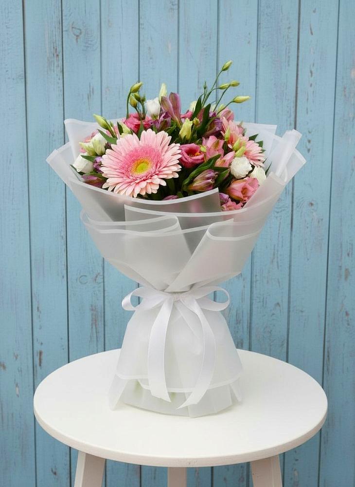 Букет цветов из: Герберы, Альстромерии и Лизиантусы в Теплоозерске