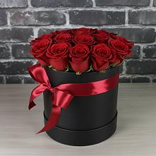 Цветочная композиция из Розы в шляпной коробке в Теплоозерске