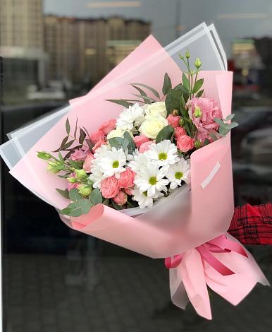 Букет цветов из: Розы, Лизиантусы и Хризантемы в Теплоозерске
