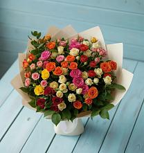 Букет Микс из разноцветных кустовых роз в Теплоозерске